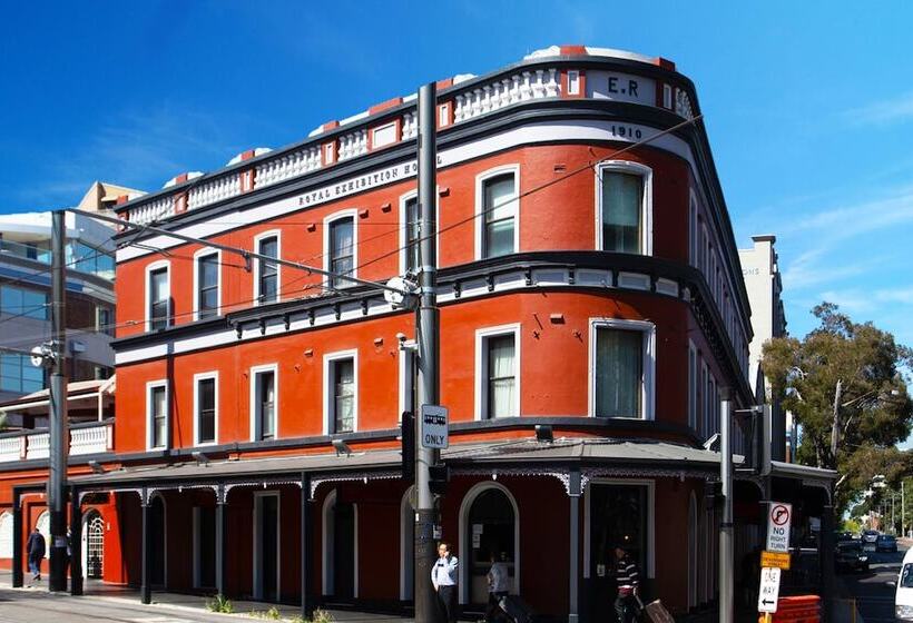 هتل Royal Exhibition