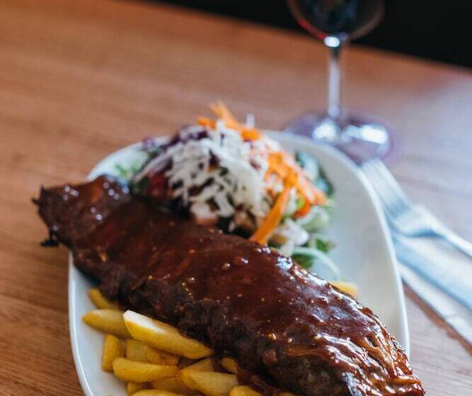 هتل Royal Exhibition