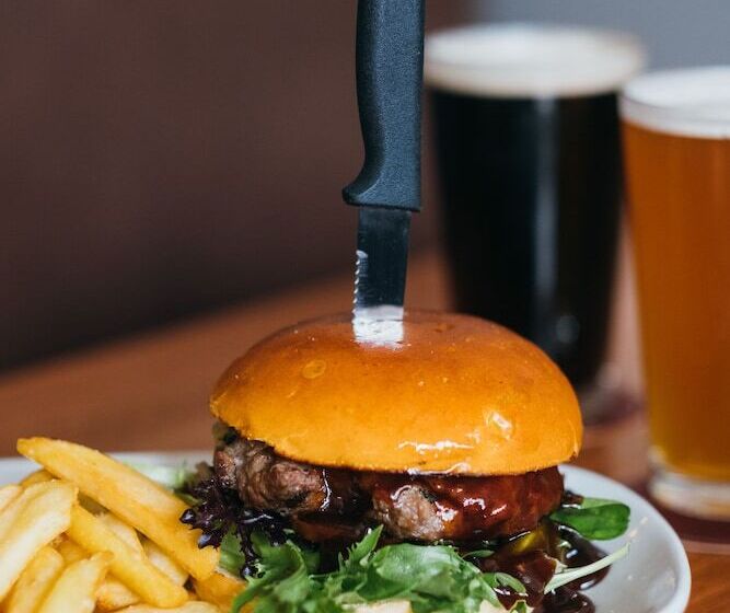 هتل Royal Exhibition