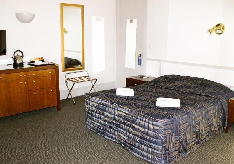 هتل Royal Exhibition