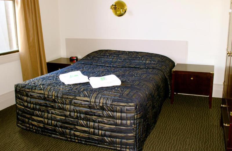 هتل Royal Exhibition