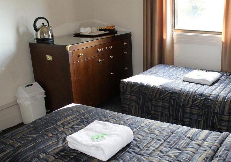 هتل Royal Exhibition