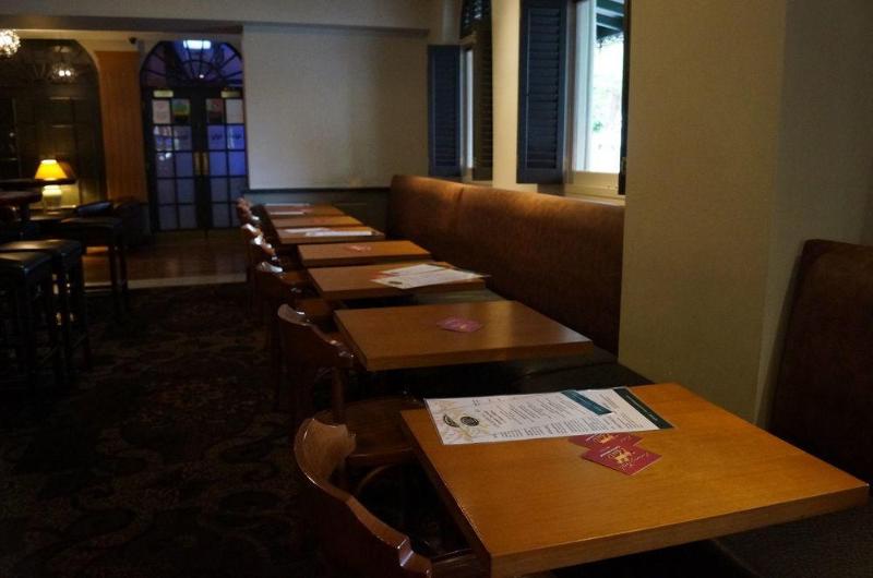 هتل Royal Exhibition