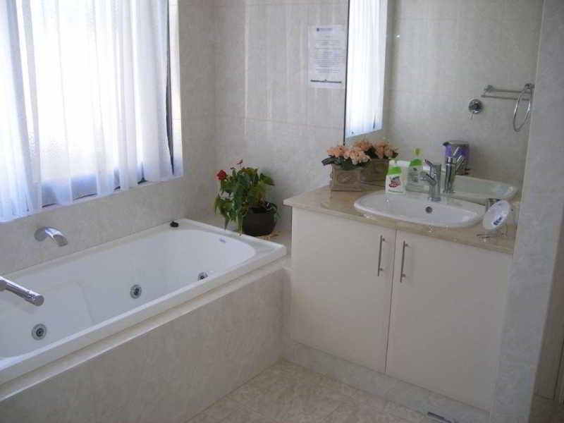 Отель Santa Maria Executive Suites