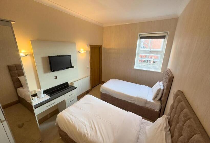 Отель Sk Baylis House