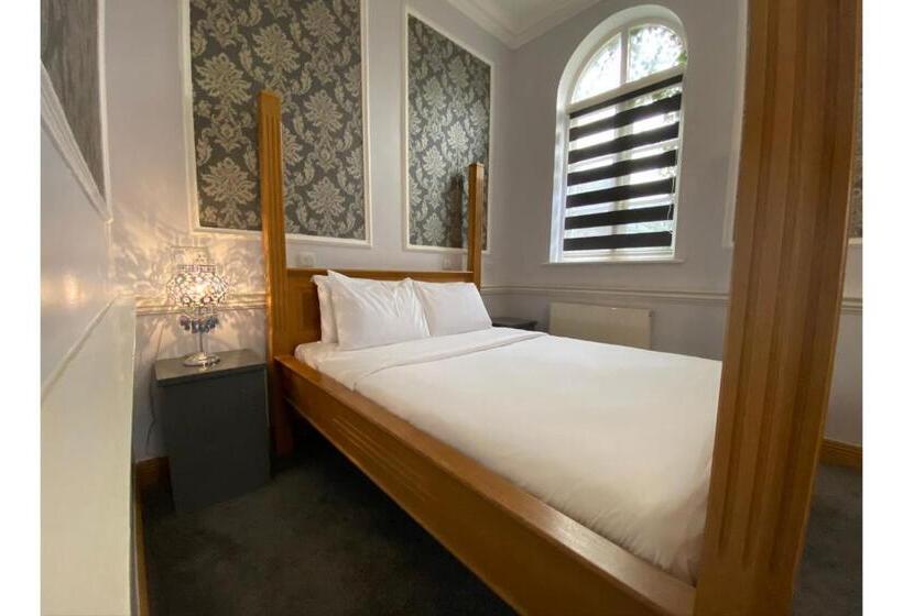 Отель Sk Baylis House