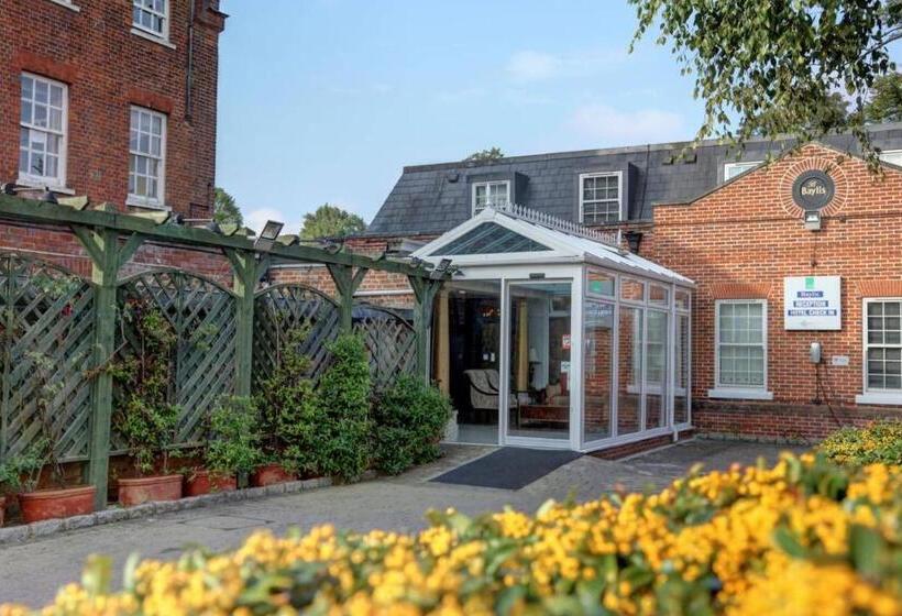 Отель Sk Baylis House