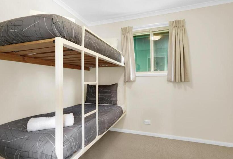 هتل Starline Alpacas Farmstay Resort