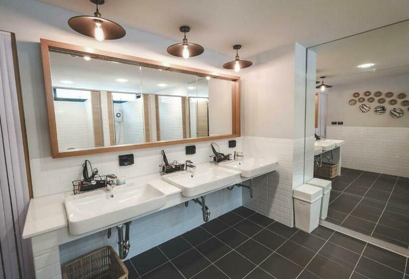 Отель Stay Thapae Hostel