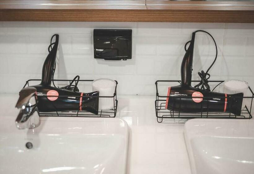 Отель Stay Thapae Hostel