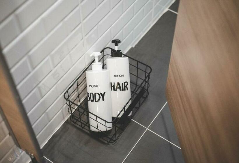 Отель Stay Thapae Hostel