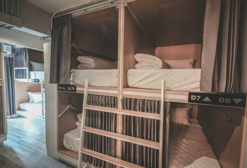 Отель Stay Thapae Hostel