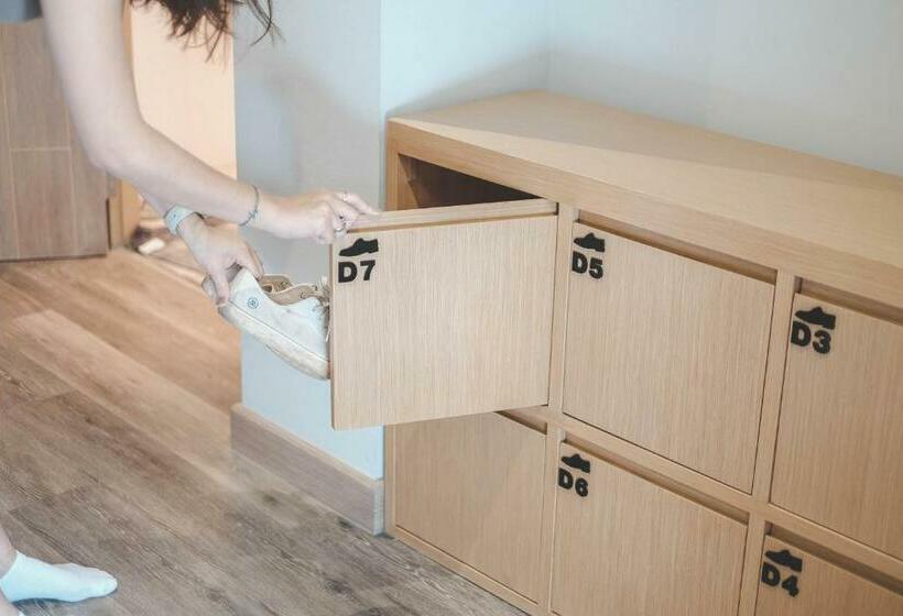 Отель Stay Thapae Hostel