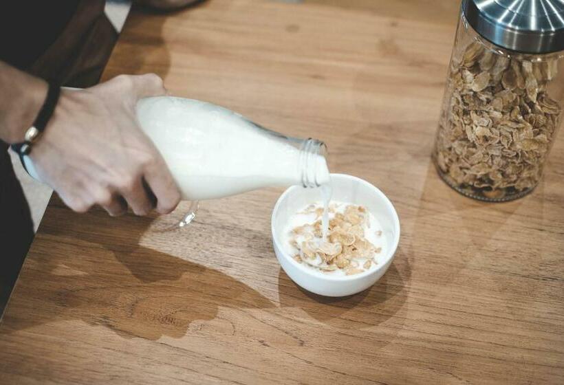 Отель Stay Thapae Hostel