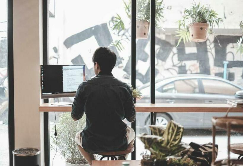 Отель Stay Thapae Hostel