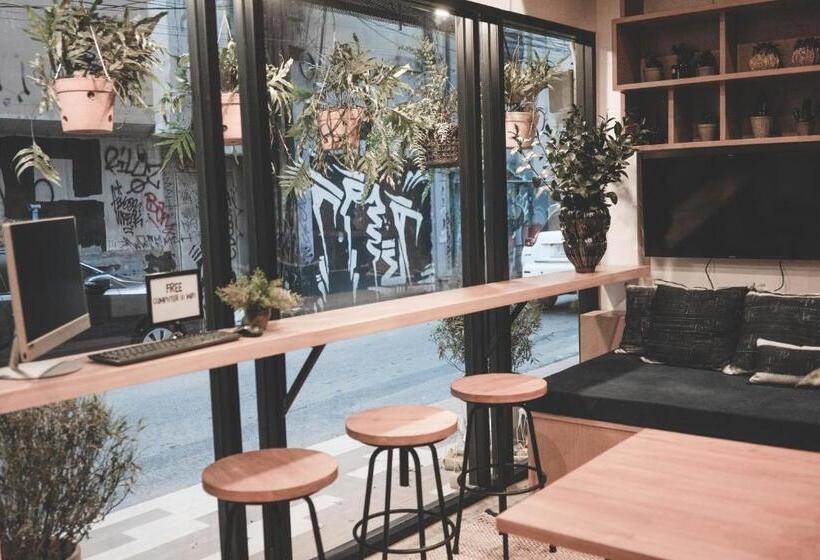 Отель Stay Thapae Hostel