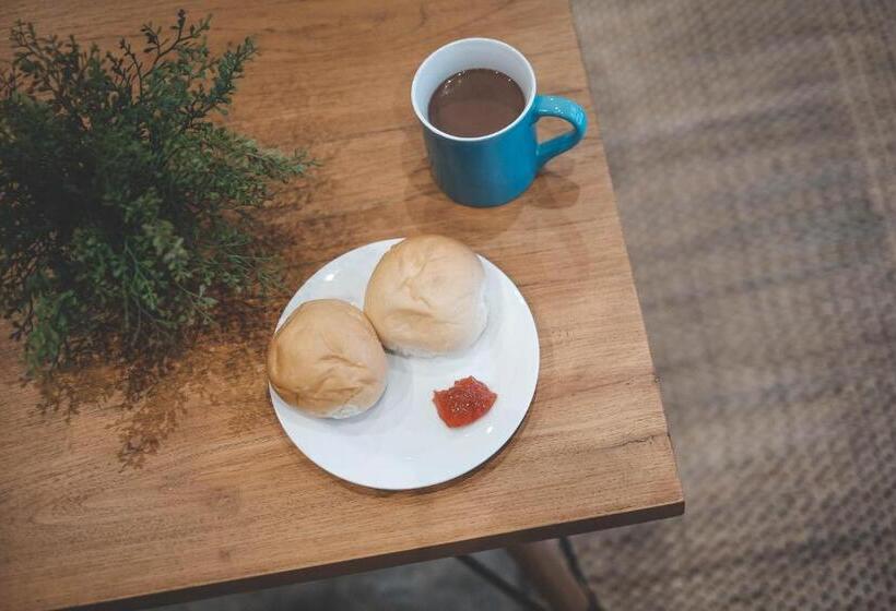 Отель Stay Thapae Hostel