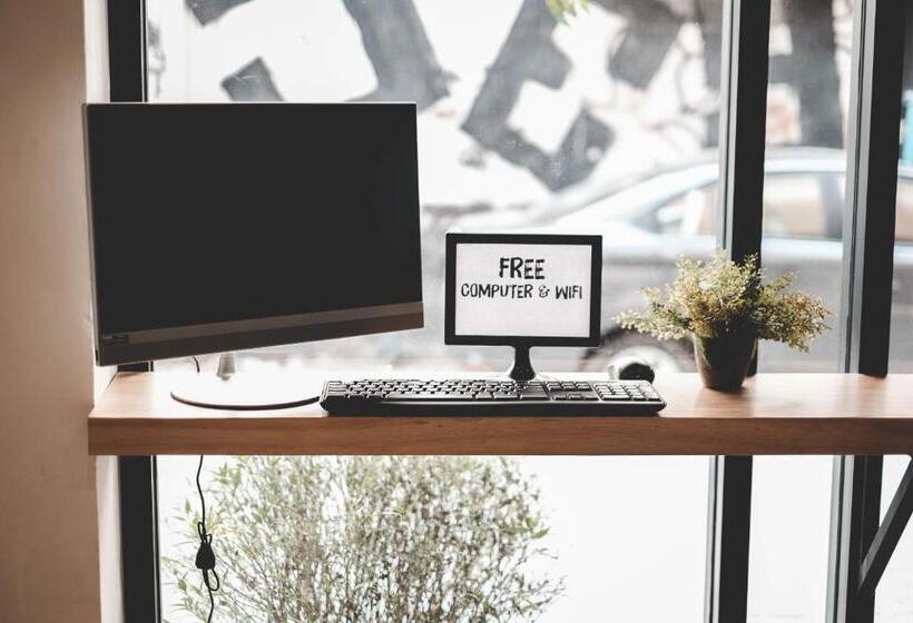 Отель Stay Thapae Hostel