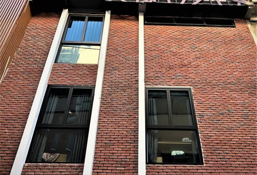 Отель Stay Thapae Hostel