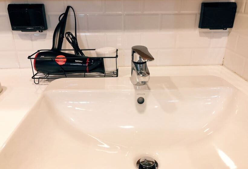 Отель Stay Thapae Hostel