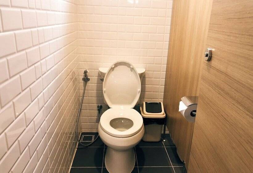 Отель Stay Thapae Hostel