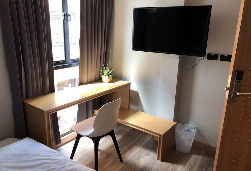 Отель Stay Thapae Hostel