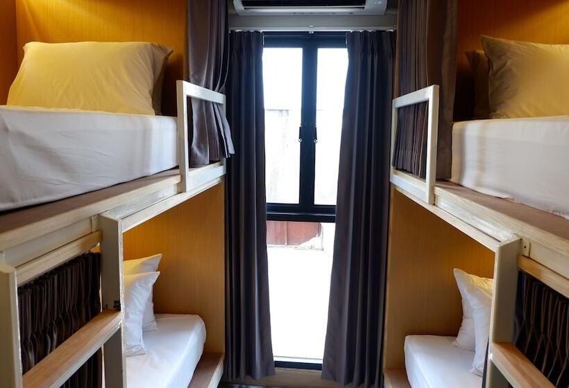 Отель Stay Thapae Hostel