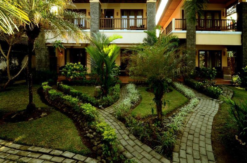 ホテル The Inn By Sunsethouse