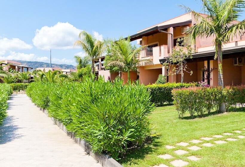 فندق Tindari Resort & Marina Beach