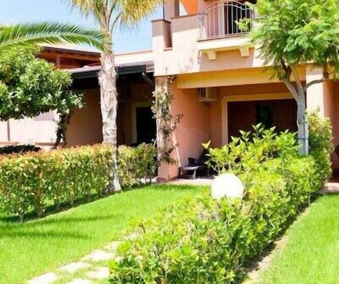 فندق Tindari Resort & Marina Beach