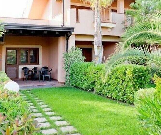 فندق Tindari Resort & Marina Beach