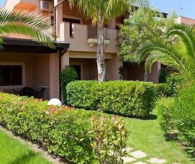 فندق Tindari Resort & Marina Beach