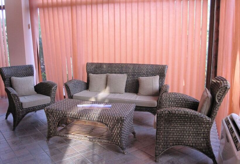 فندق Tindari Resort & Marina Beach