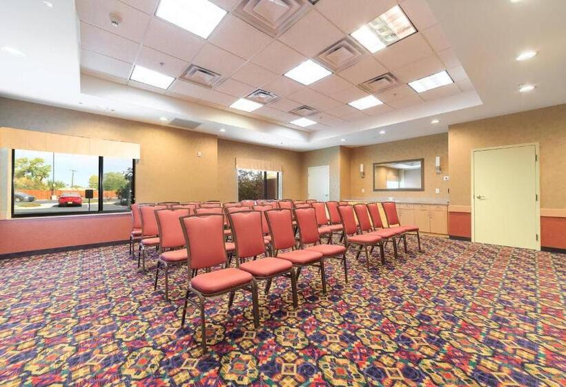 בית מלון כפרי Towneplace Suites Farmington