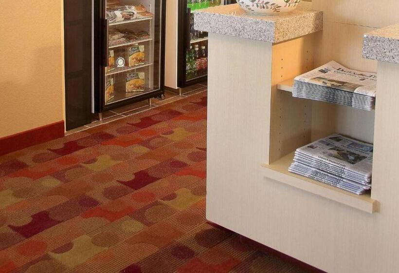 בית מלון כפרי Towneplace Suites Farmington