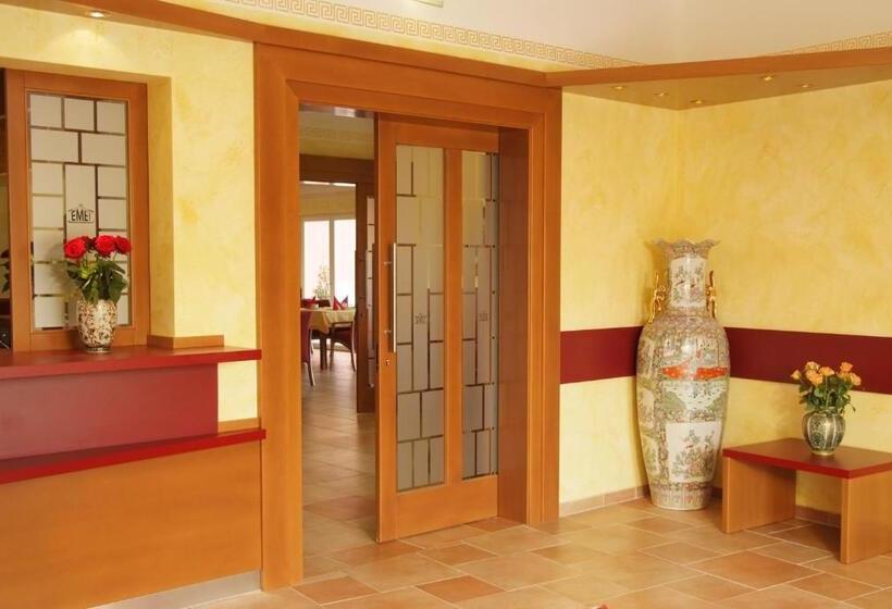 בית מלון כפרי Vila Emei