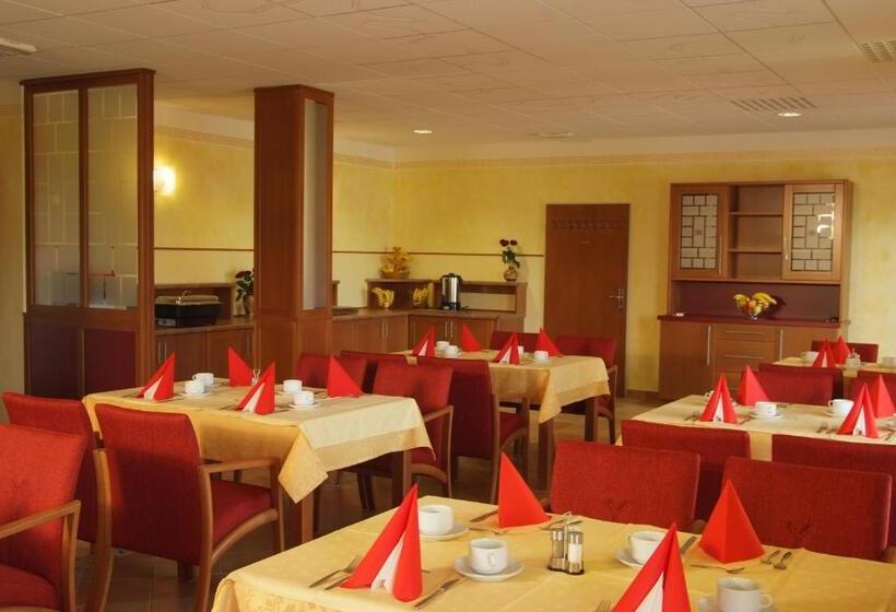 בית מלון כפרי Vila Emei