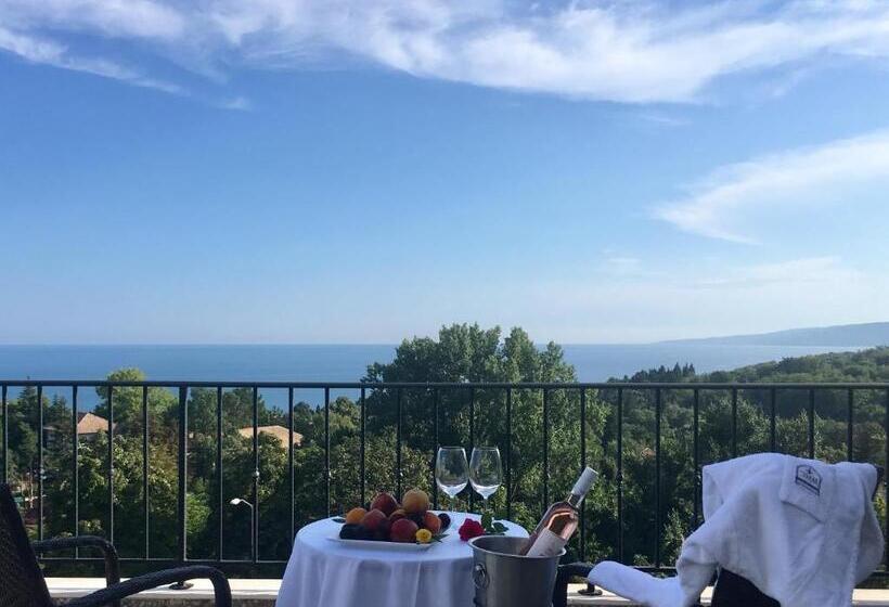 White Rock Castle Suite Hotel & Spa