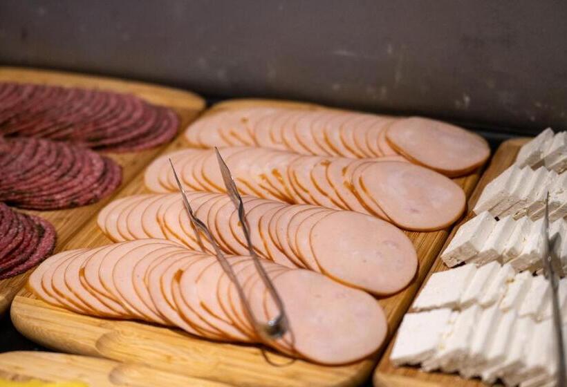 White Rock Castle Suite Hotel & Spa