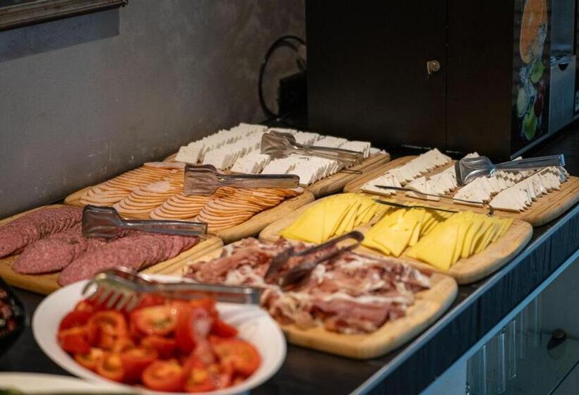 White Rock Castle Suite Hotel & Spa