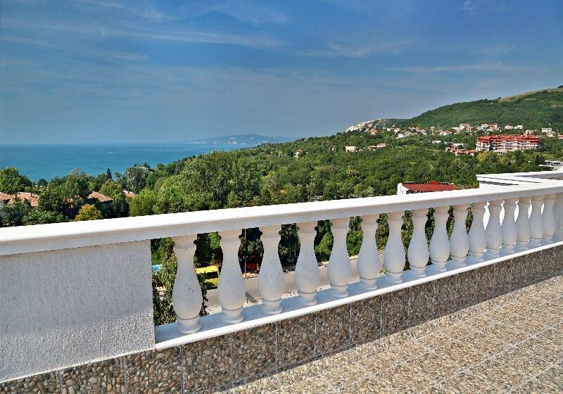 White Rock Castle Suite Hotel & Spa