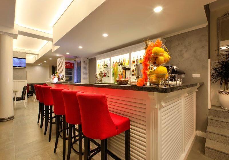 White Rock Castle Suite Hotel & Spa