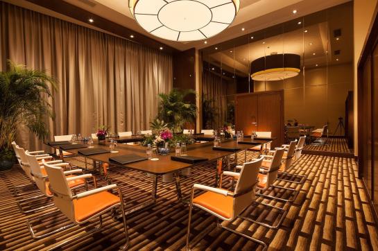 Отель M  Chengdu