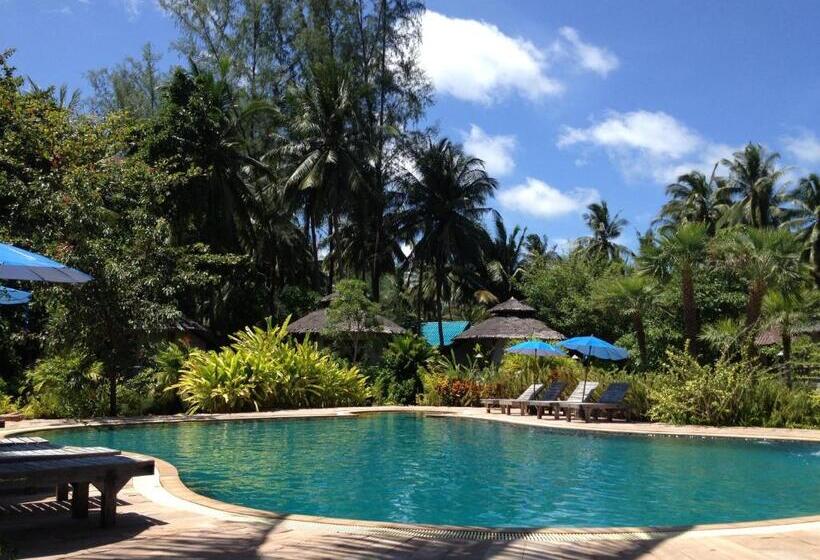 Malibu Beach Bungalows