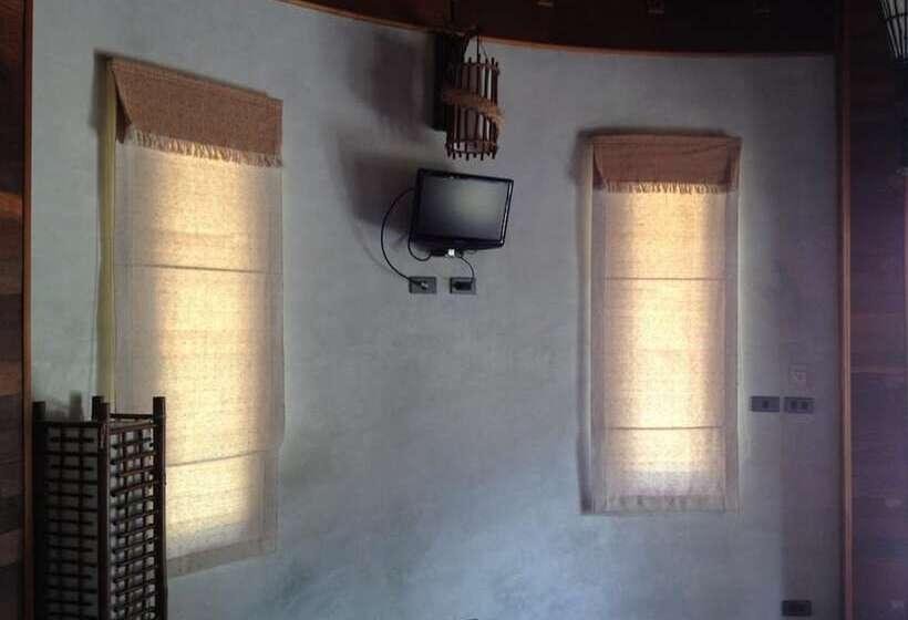 Malibu Beach Bungalows