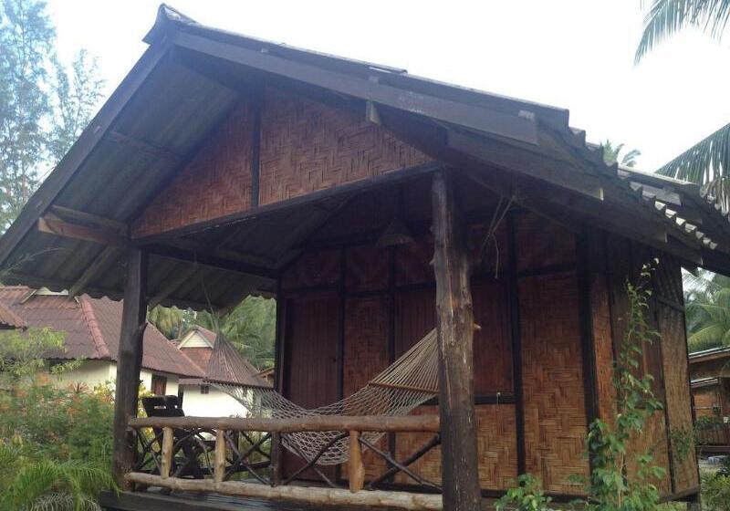 Malibu Beach Bungalows