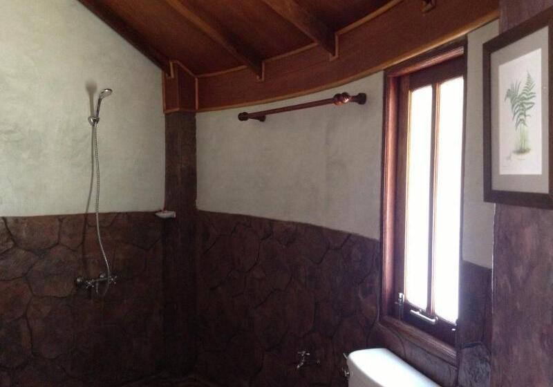 Malibu Beach Bungalows