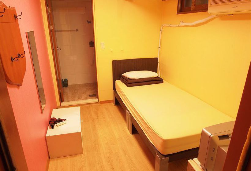 Shinchon Hostel