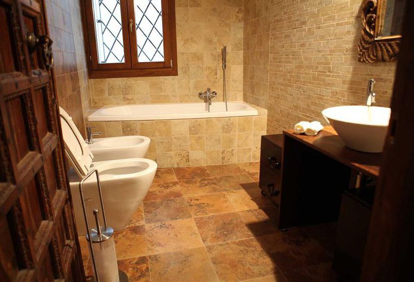 Venice Country Apartments