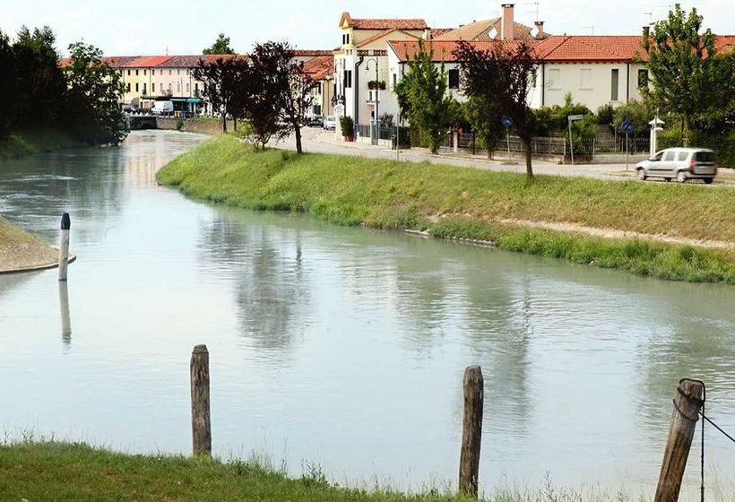 Venice Country Apartments